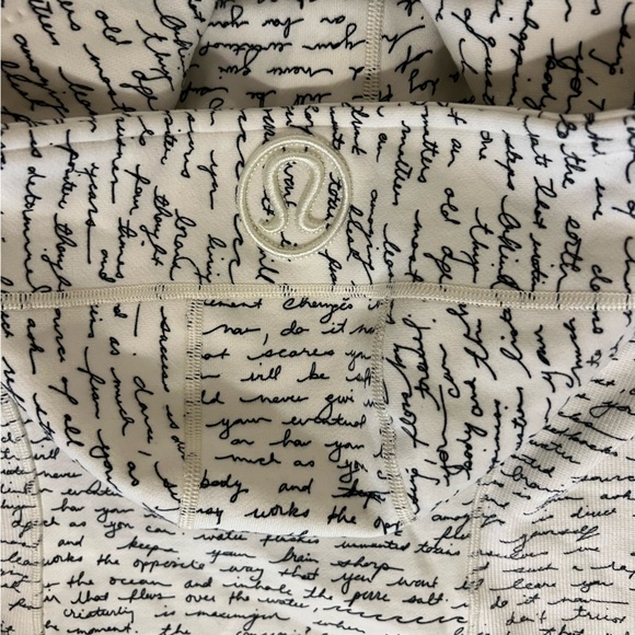 Size 8 Lululemon Scuba Full-Zip Hoodie - Picture 2 of 9